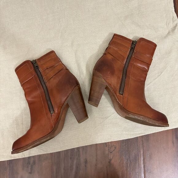 FRYE 4015 Ankle Boots Booties in Cognac Leather #3475389 - Picture 5 of 11